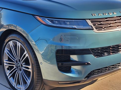 Certified 2025 Land Rover Range Rover Sport SE image 8