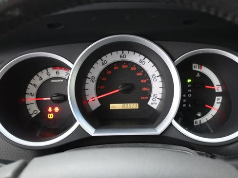 Used 2013 Toyota Tacoma PreRunner image 10