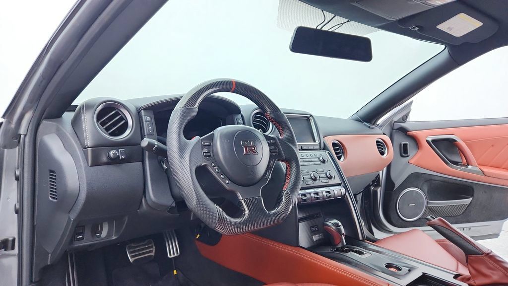Used 2015 Nissan GT-R Premium AWD/4WD image 19