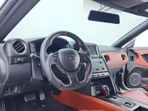 Used 2015 Nissan GT-R Premium AWD/4WD image 19
