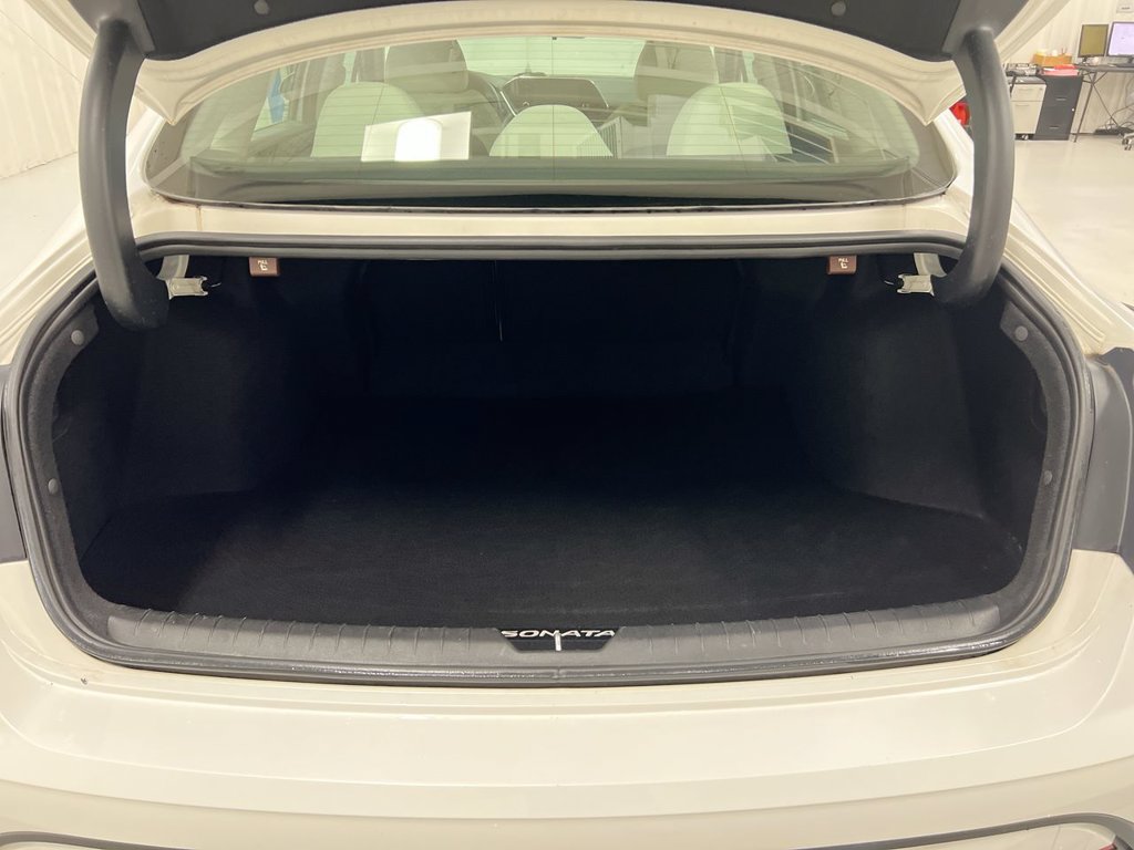 Used 2022 Hyundai Sonata Blue FWD image 23
