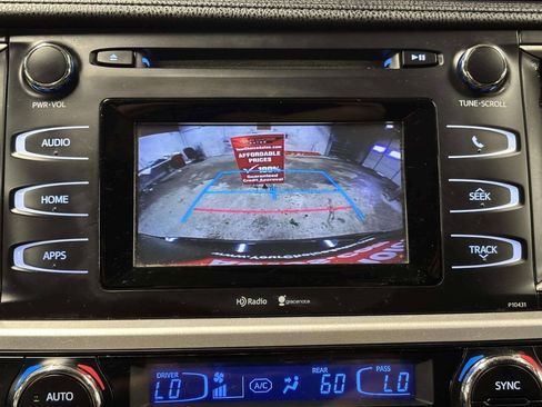 Used 2015 Toyota Highlander Plus AWD/4WD image 30