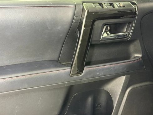 Used 2021 Toyota 4Runner Venture w/ Moonroof Package AWD/4WD image 15