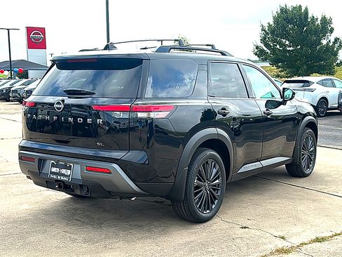 New 2026 Nissan Pathfinder SL w/ SL Premium Package FWD image 8