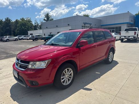 Used 2013 Dodge Journey SXT w/ Flexible Seating Group FWD image 4