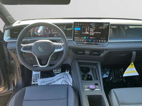 New 2026 Volkswagen Tiguan SE R-Line AWD/4WD image 10