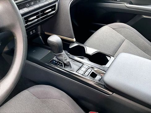 Used 2025 Toyota Camry LE FWD image 17
