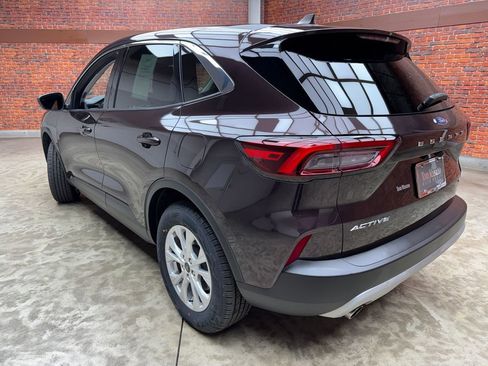 Certified 2023 Ford Escape Active AWD/4WD image 2