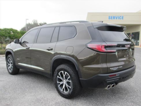 Used 2025 GMC Acadia AT4 image 4