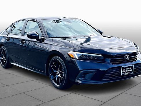 Used 2023 Honda Civic Sport image 2