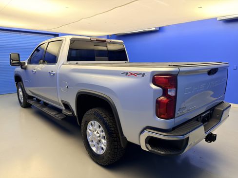 Used 2021 Chevrolet Silverado 2500 LTZ w/ LTZ Convenience Package AWD/4WD image 5
