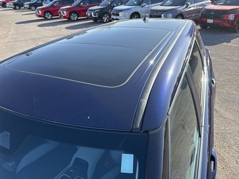 New 2026 Mitsubishi Outlander SE image 9