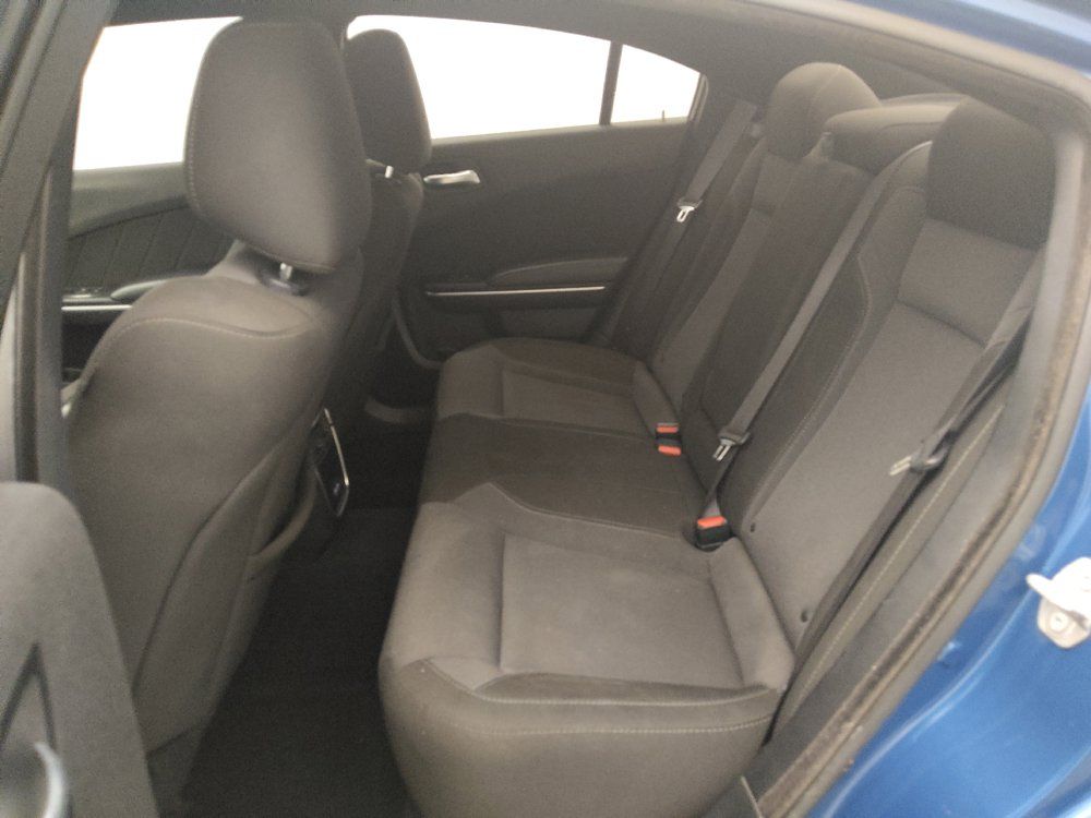 Used 2020 Dodge Charger SXT RWD image 18