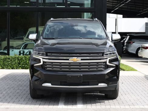 Used 2023 Chevrolet Suburban Premier image 3