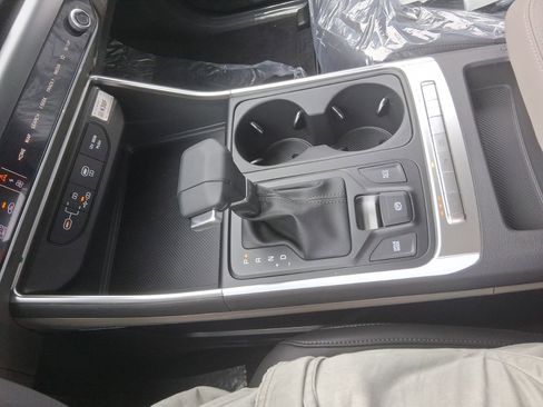New 2026 Kia Carnival FWD image 13