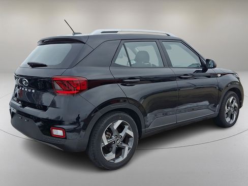 Certified 2023 Hyundai Venue SEL image 7
