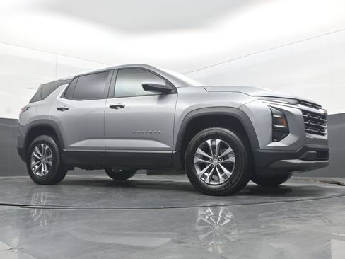 Used 2025 Chevrolet Equinox LT FWD image 28