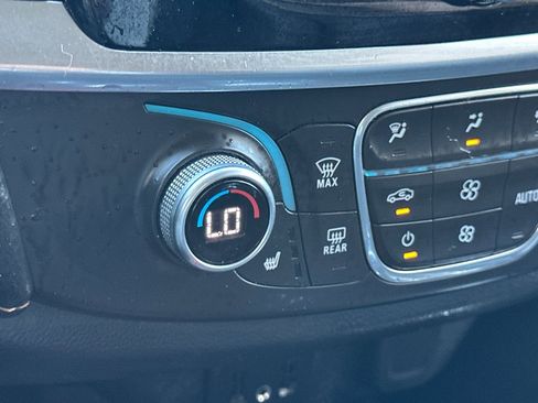 Used 2018 Chevrolet Traverse LT AWD/4WD image 29
