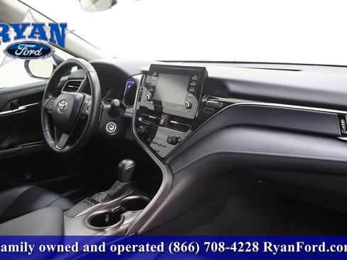 Used 2024 Toyota Camry SE image 17