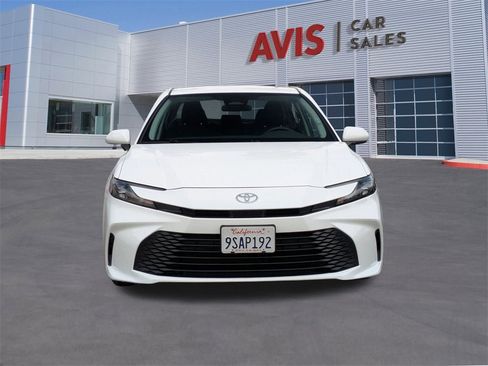 Used 2025 Toyota Camry LE image 2