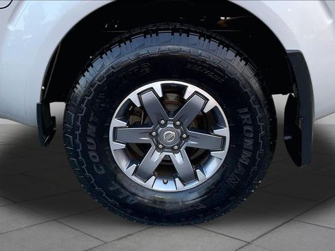 Used 2017 Nissan Frontier Desert Runner RWD image 10