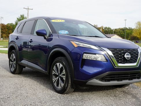 Used 2023 Nissan Rogue SV image 4
