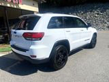 Used 2018 Jeep Grand Cherokee Laredo image 2