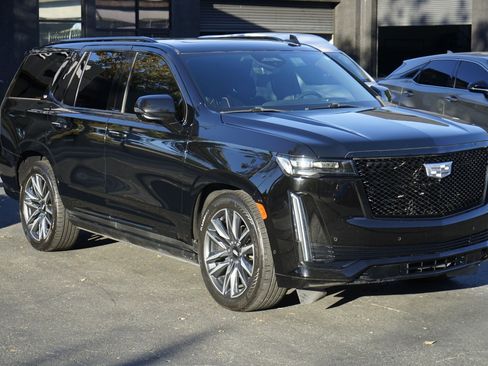 Used 2021 Cadillac Escalade Sport w/ Driver Assist Tech Package image 6