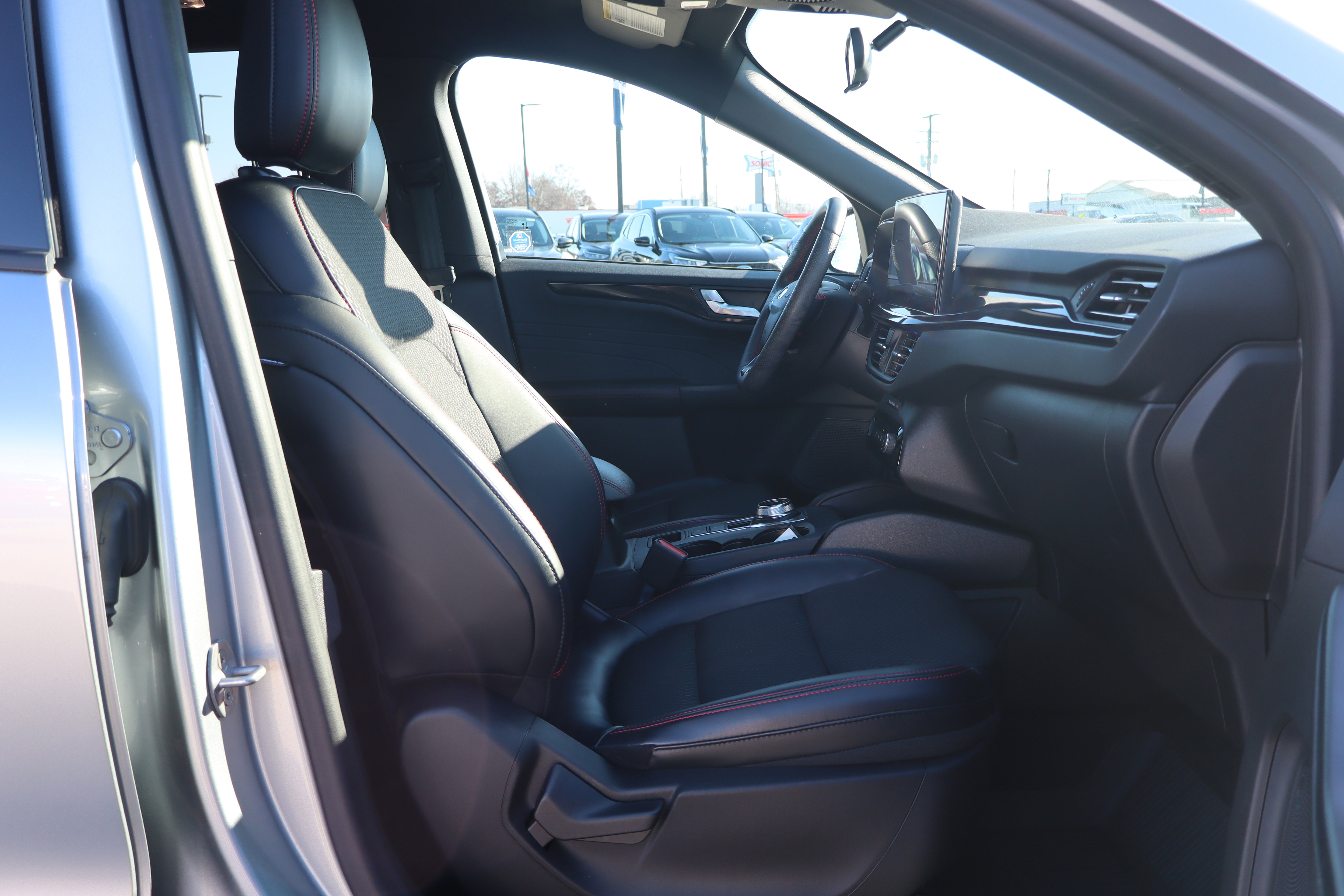 Used 2023 Ford Escape ST-Line w/ Tech Pack #1 AWD/4WD image 13
