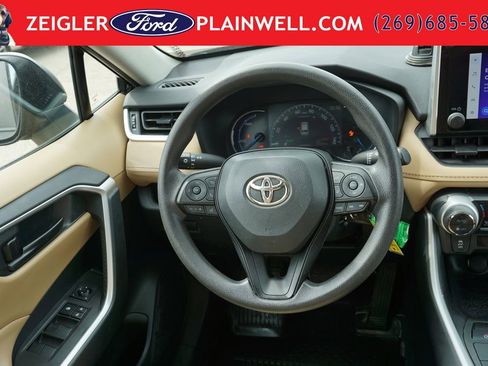 Used 2023 Toyota RAV4 LE AWD/4WD image 13