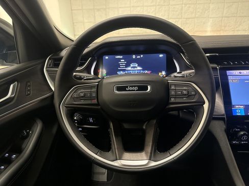 New 2025 Jeep Grand Cherokee L Limited w/ Black Appearance Package image 24