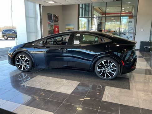 New 2026 Toyota Prius Plug-In Hybrid image 4