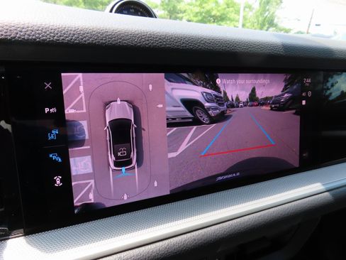 Used 2024 Porsche Cayenne Coupe image 28