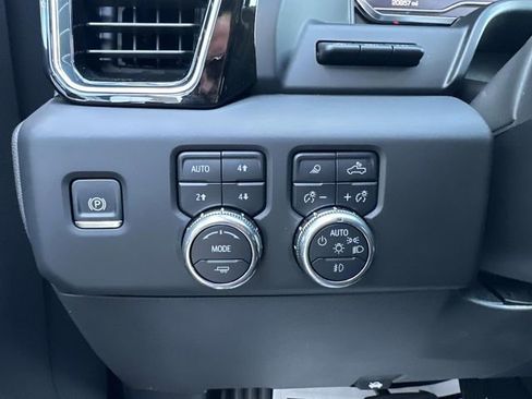 Used 2024 GMC Sierra 1500 Denali w/ Denali Reserve Package AWD/4WD image 46