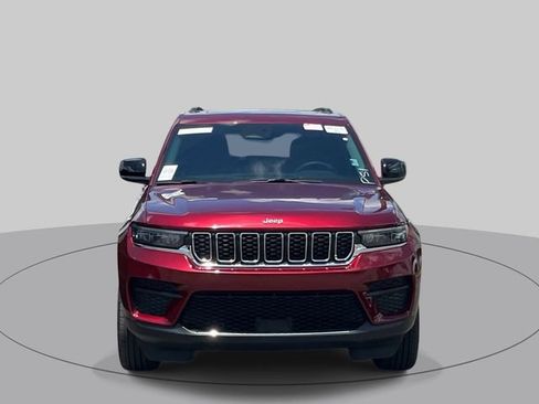 Used 2024 Jeep Grand Cherokee Laredo X w/ Trailer Tow Package AWD/4WD image 8