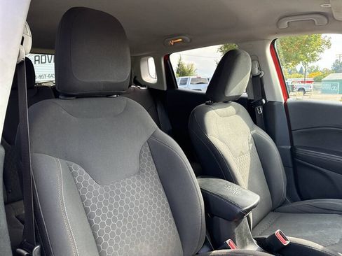 Used 2018 Jeep Compass Sport AWD/4WD image 21