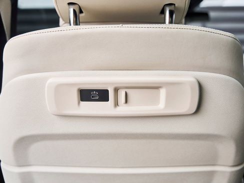 Used 2023 BMW X6 xDrive40i w/ M Sport Package image 39