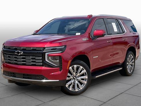 Used 2025 Chevrolet Tahoe High Country AWD/4WD image 3