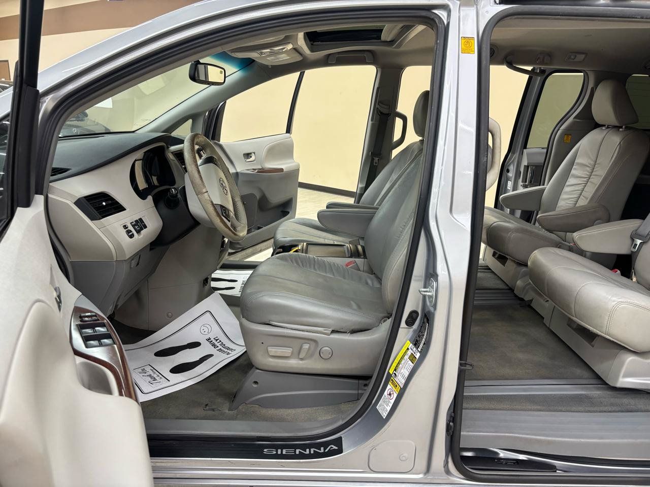 Used 2012 Toyota Sienna XLE w/ XLE Navigation Pkg FWD image 25