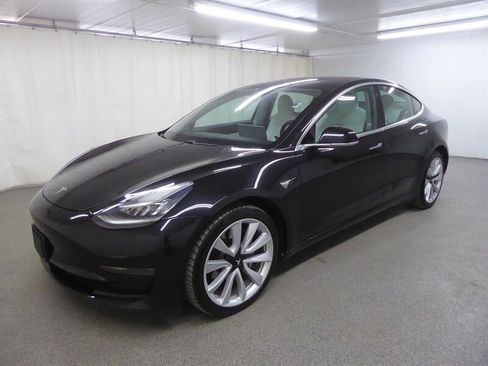 Used 2018 Tesla Model 3 Long Range image 3