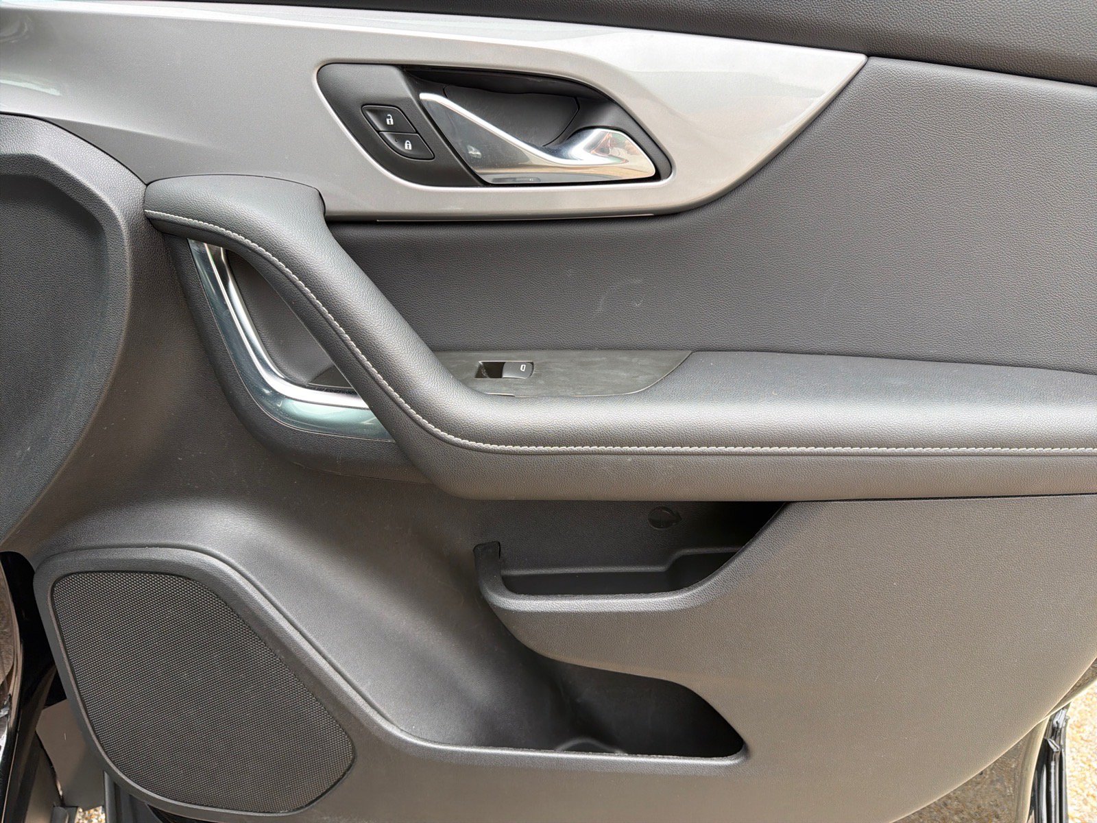 Used 2025 Chevrolet Blazer LT FWD image 22