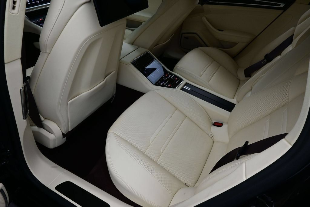 Certified 2023 Porsche Panamera 4 Platinum Edition AWD/4WD image 15