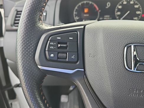 Used 2025 Honda Ridgeline TrailSport image 15