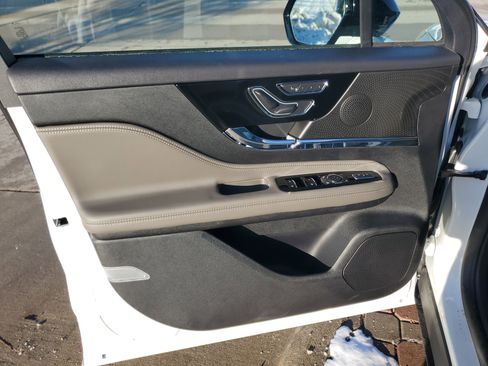 New 2026 Lincoln Corsair Reserve w/ Jet Appearance Package image 8