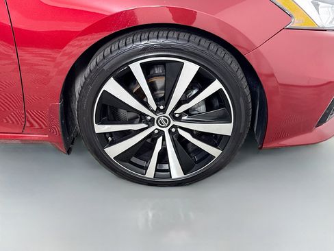 Used 2019 Nissan Altima 2.5 Platinum FWD image 31