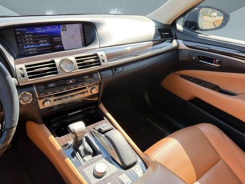 Used 2016 Lexus LS 460 w/ Comfort Package image 26