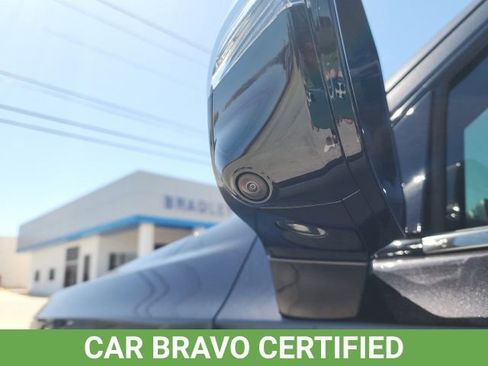 Used 2025 Chevrolet Suburban Premier w/ Sun And Tow Package AWD/4WD image 13