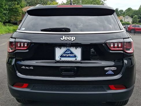 Used 2022 Jeep Compass Latitude w/ Convenience Group AWD/4WD image 5