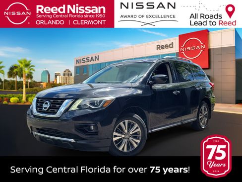 Used 2019 Nissan Pathfinder SV FWD image 1
