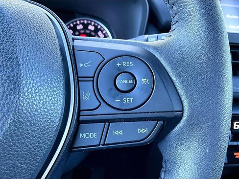 Used 2022 Toyota RAV4 XLE image 17